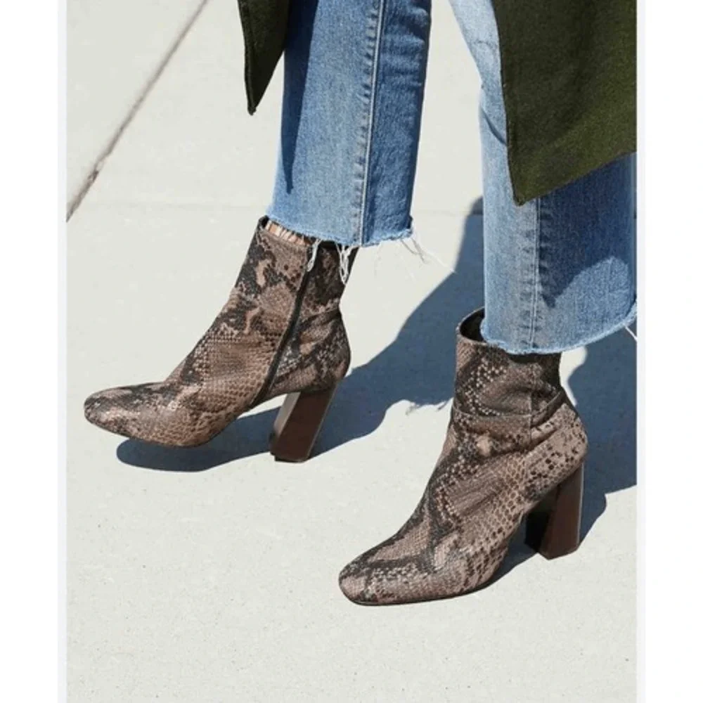 Free People‎ Nolita Snakeskin Ankle Boots sz 38